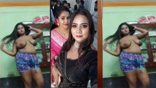 Young Girl Stripping In Boobs Sucked – Viral Kand
